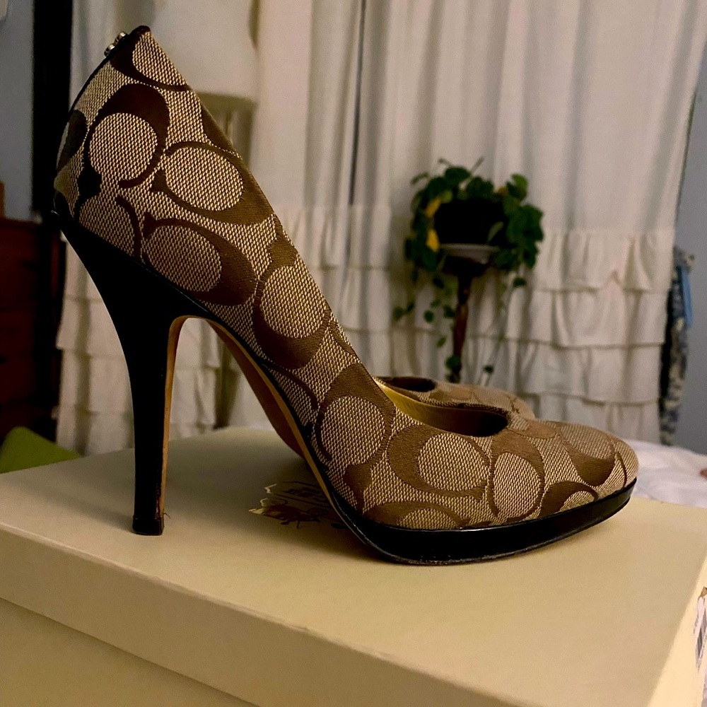 Coach Caya pumps 7